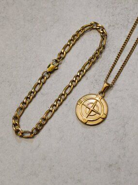 Gold Compass Pendant Necklace + 5mm Figaro Bracelet Set